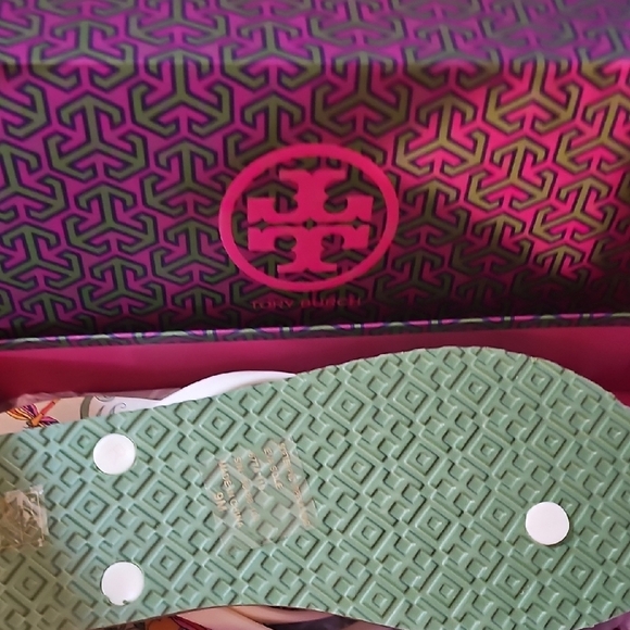 Tory Burch NEW Ivory Promised Land 104 Floral Design Thin Flip Flop Size 9 - Picture 11 of 13